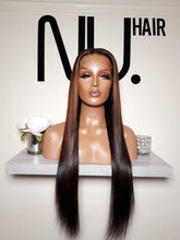 Load image into Gallery viewer, Peace - 24&quot; Brown wig with highlights